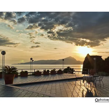 ホテル Club San Diego マラテーア